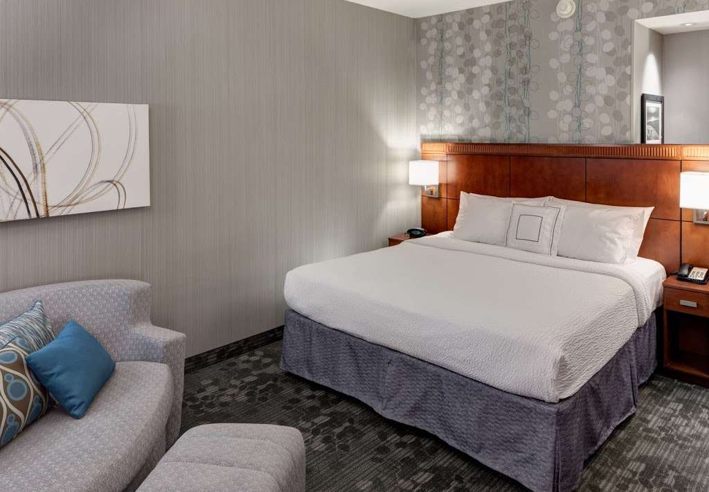 Courtyard by Marriott Santa Clarita Valencia | 28523 Westinghouse Pl, Valencia, CA 91355 | Phone: (661) 257-3220