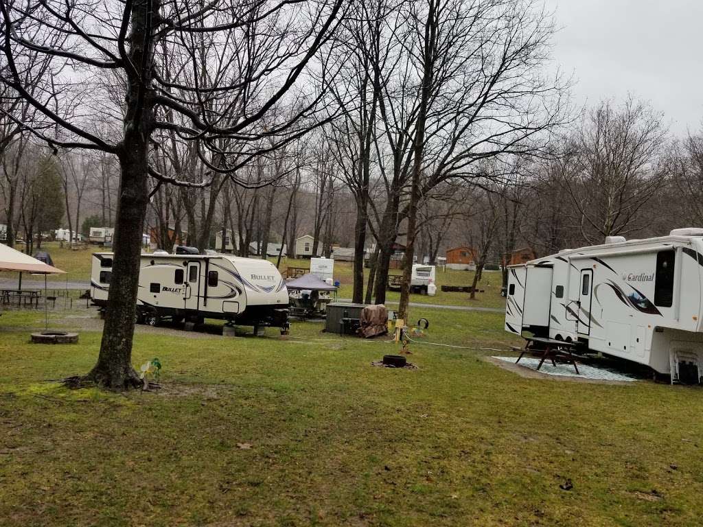 Delaware River Family Campground | 100 US-46, Columbia, NJ 07832, USA | Phone: (800) 543-0271