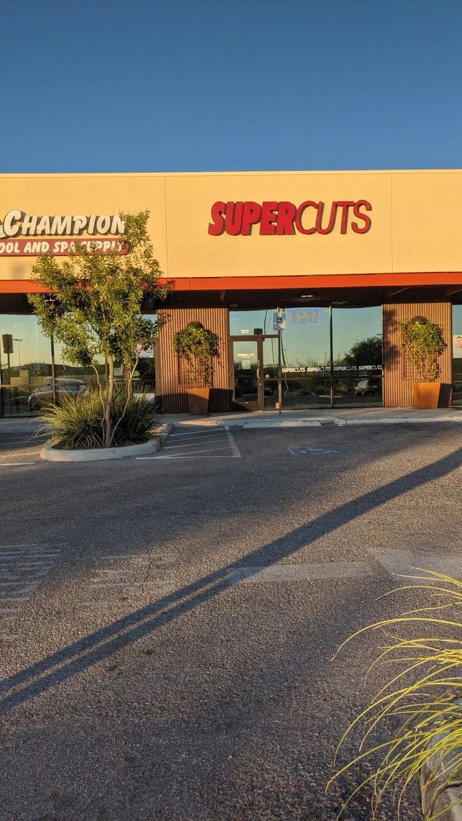 Supercuts | 9160 S Houghton Rd, Tucson, AZ 85747, USA | Phone: (520) 574-7250