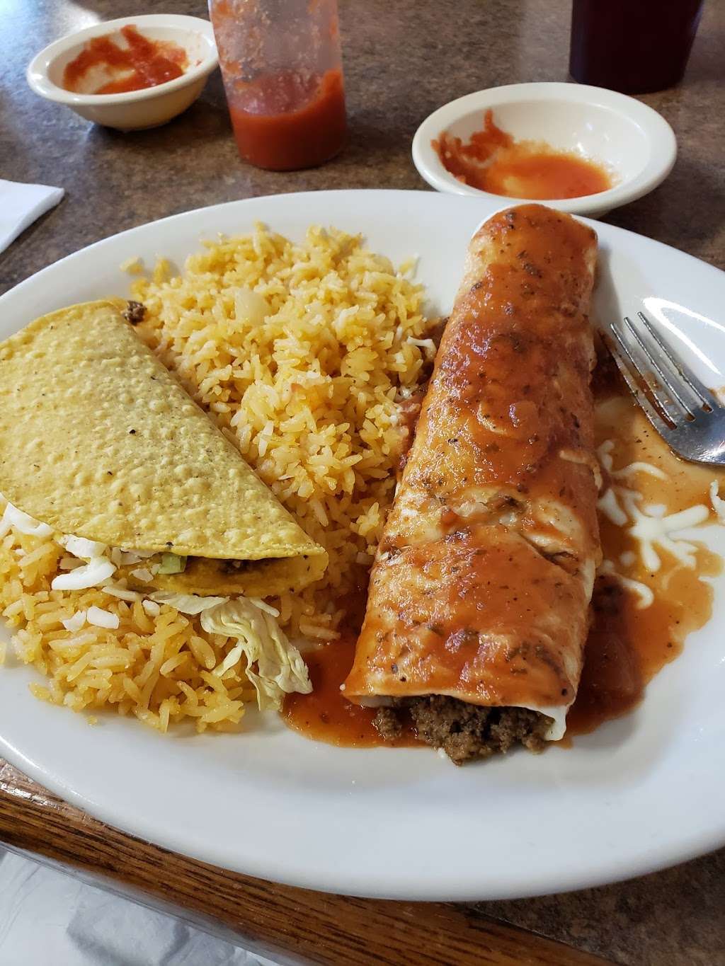 El Jimador Mexican Restaurant | 122 E 5th Ave, Garnett, KS 66032, USA | Phone: (785) 448-2100