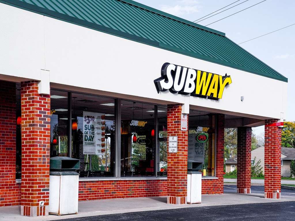 Subway Restaurants | 572 E Devon Ave, Elk Grove Village, IL 60007, USA | Phone: (847) 472-9300