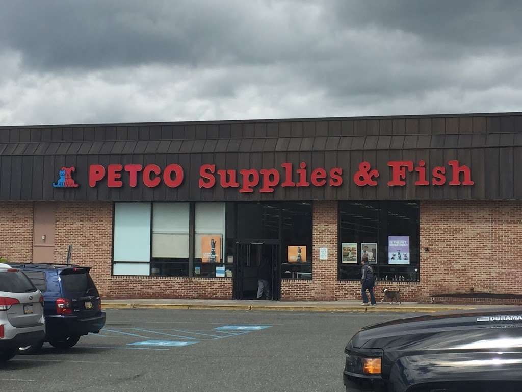 Petco Animal Supplies | 3300 Lehigh St, Allentown, PA 18103 | Phone: (610) 797-4656