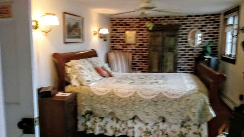 FROG HOLLOW FARM BED & BREAKFAST | 401 Frogtown Rd, Kintnersville, PA 18930 | Phone: (610) 847-3764