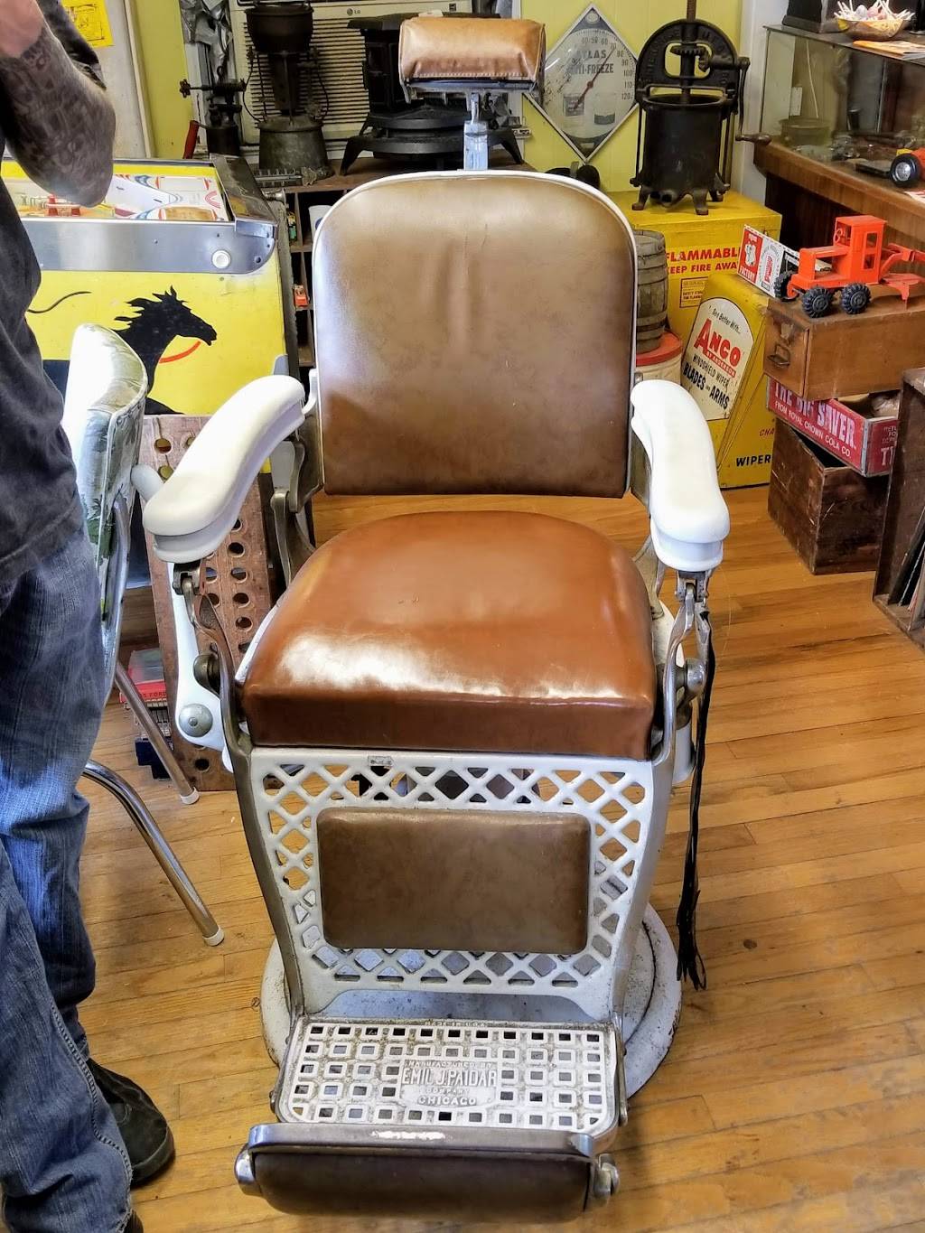 The Antique Raider | 10375 Chamberlayne Rd, Mechanicsville, VA 23116, USA | Phone: (804) 305-8175