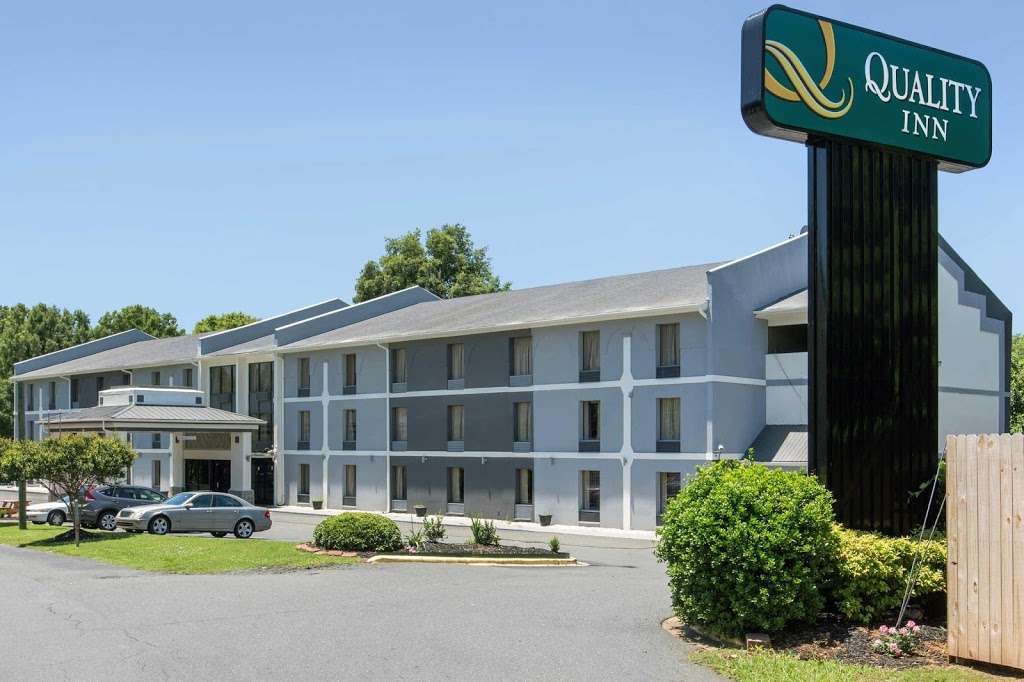 Quality Inn Airport-Near Uptown | 575 Clanton Rd, Charlotte, NC 28217 | Phone: (704) 523-0633