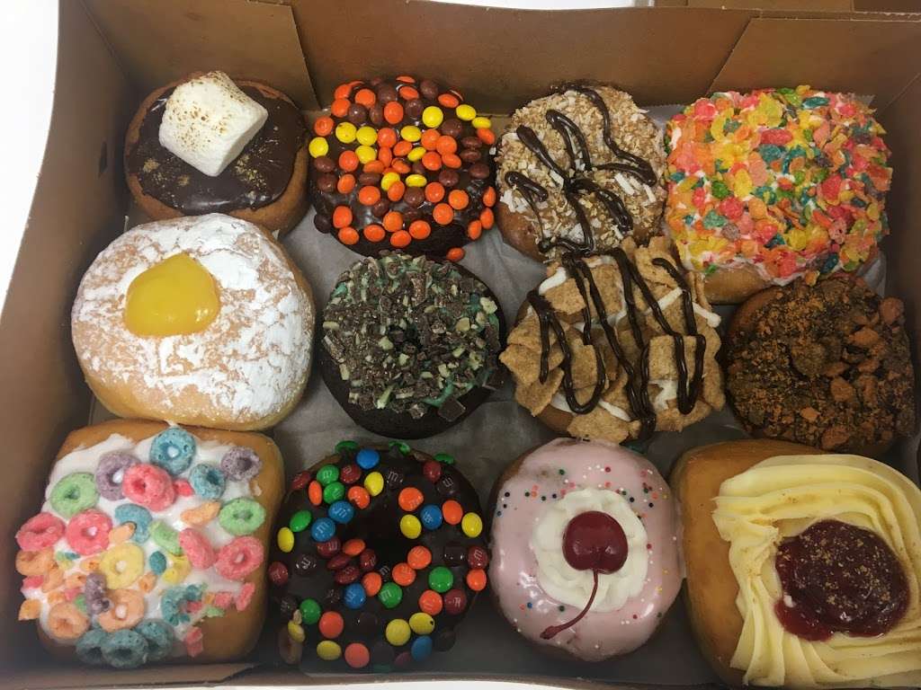 Crunch Donut Factory | 1220A E Harmon Ave, Las Vegas, NV 89119, USA | Phone: (702) 331-1328