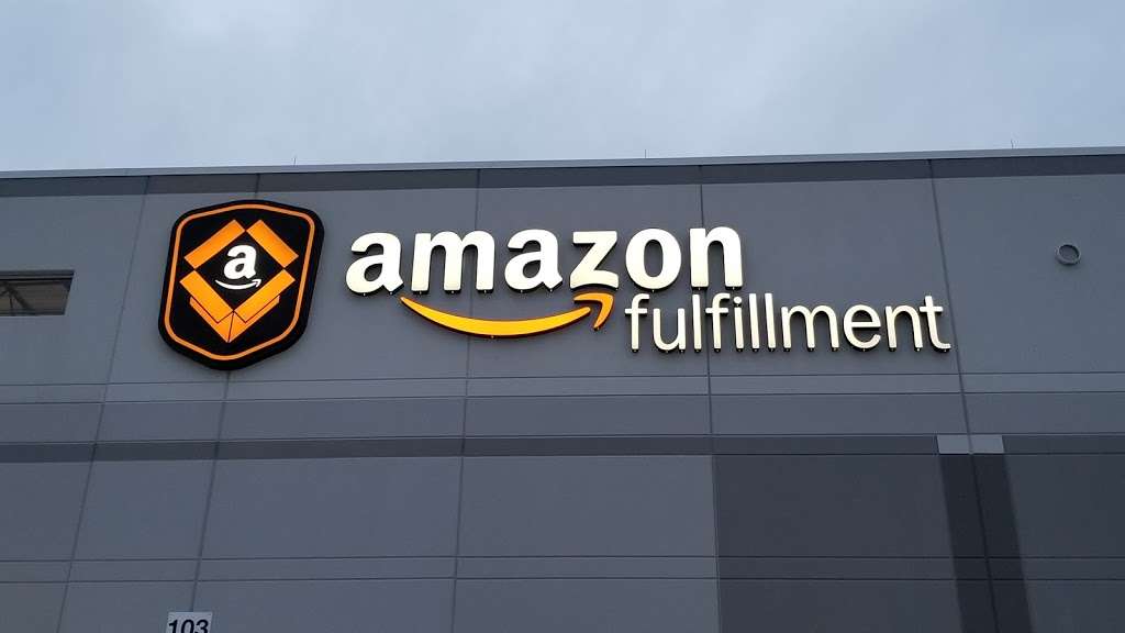 Amazon Fulfillment Center - MDW4 - storage  | Photo 7 of 8 | Address: 201 Emerald Dr, Joliet, IL 60433, USA | Phone: (800) 288-8695