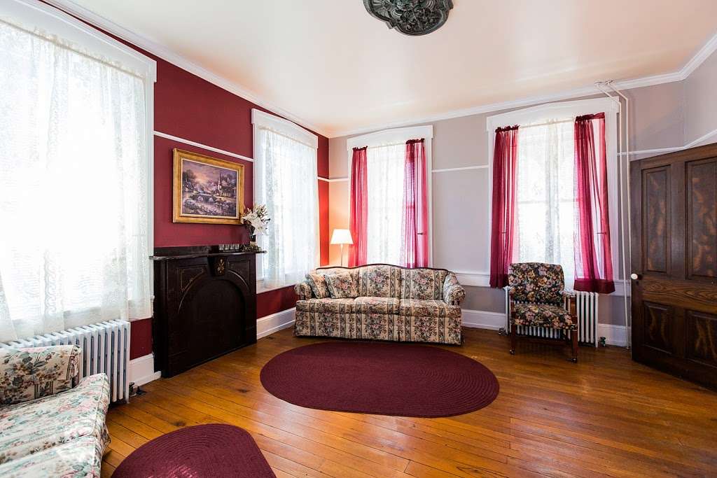 Red Rose Bed & Breakfast | 441 Mt Sidney Rd, Lancaster, PA 17602, USA | Phone: (717) 288-8525