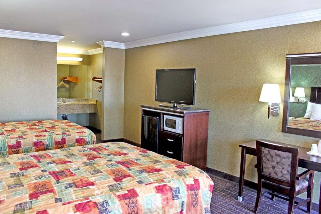 Crystal Inn Suites & Spas LAX | 11163 S Prairie Ave, Inglewood, CA 90303, USA | Phone: (310) 412-3888