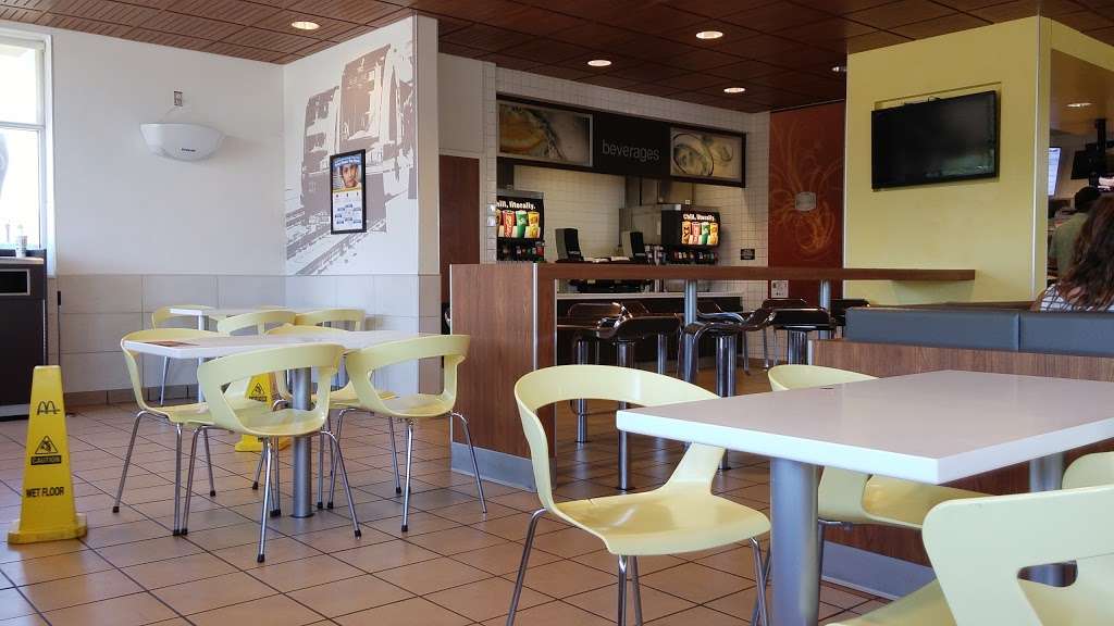 McDonalds | 2532 Cuthbertson Rd, Waxhaw, NC 28173, USA | Phone: (704) 843-1400