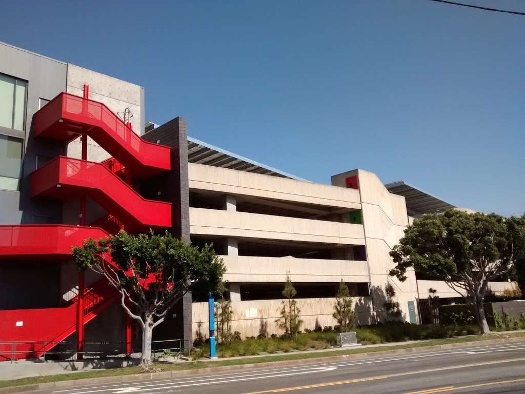 Otis College of Art and Design | 9045 Lincoln Blvd, Los Angeles, CA 90045, USA | Phone: (310) 665-6800
