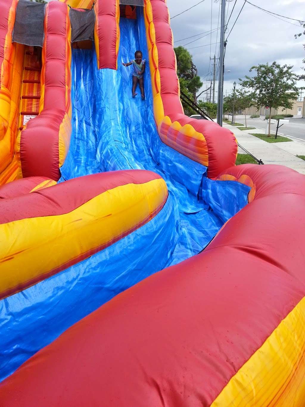 All Star Bounce, Inc Bounce House Rentals | 442 NE 32nd St, Oakland Park, FL 33334, USA | Phone: (954) 587-1555