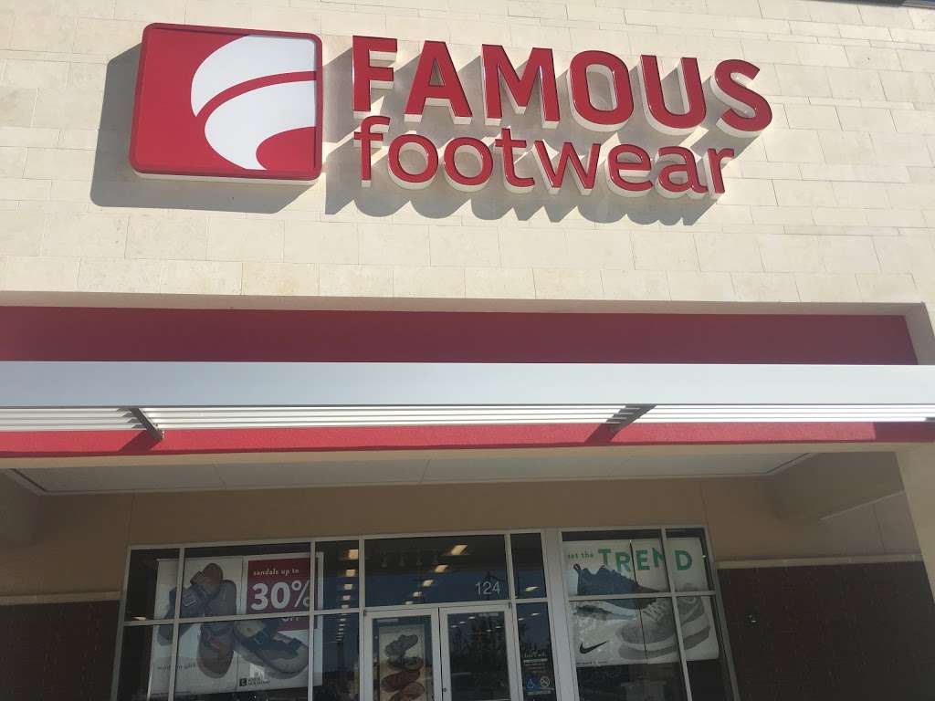 famous footwear telephone number