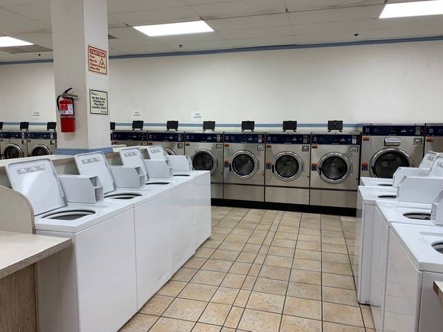 Coin Laundry | 444 W Harder Rd, Hayward, CA 94544, USA | Phone: (650) 762-9382