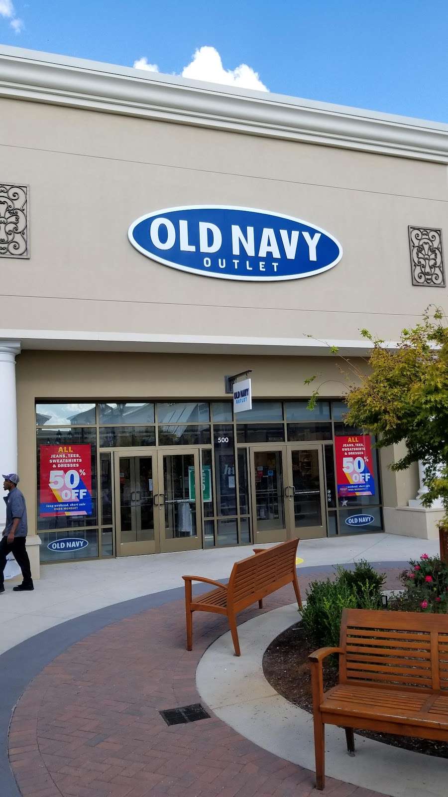 Old Navy | 5518 New Fashion Way, Charlotte, NC 28278, USA | Phone: (704) 583-4769