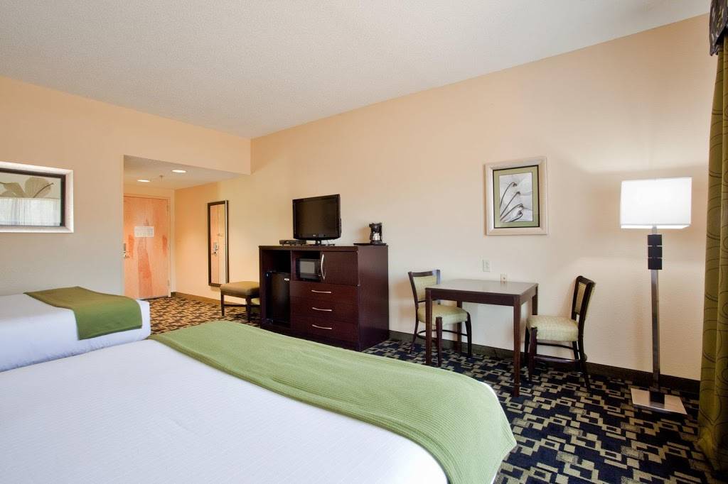 Holiday Inn Express & Suites Raleigh SW NC State | 3741 Thistledown Dr, Raleigh, NC 27606, USA | Phone: (919) 854-0001