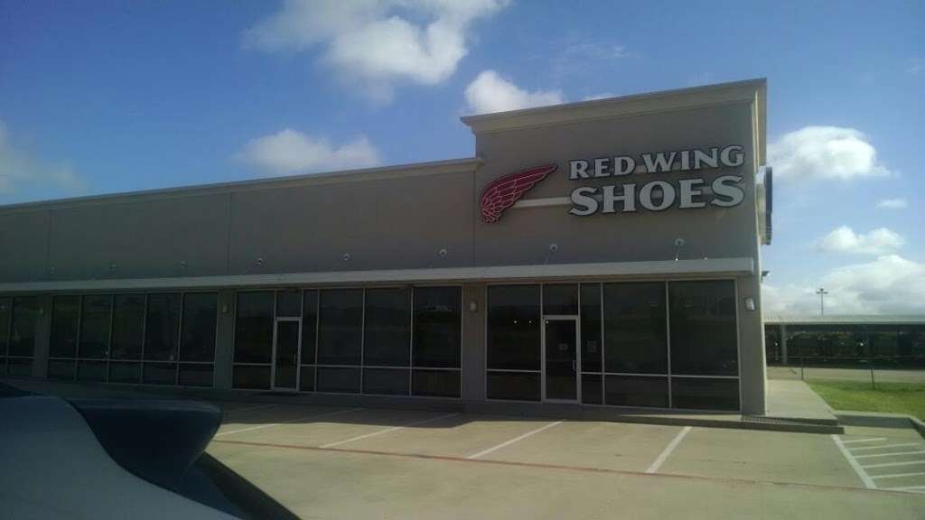 RED WING SHOE STORE - 22220 Northwest Fwy, Cypress, Texas - Shoe