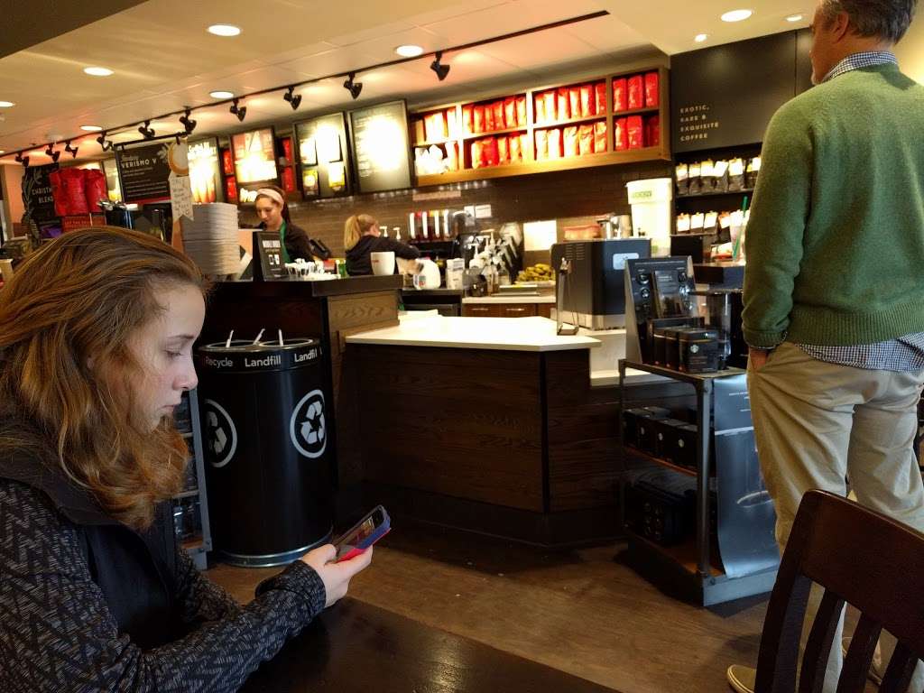 Starbucks | 775 Main St S, Southbury, CT 06488, USA | Phone: (203) 267-7548