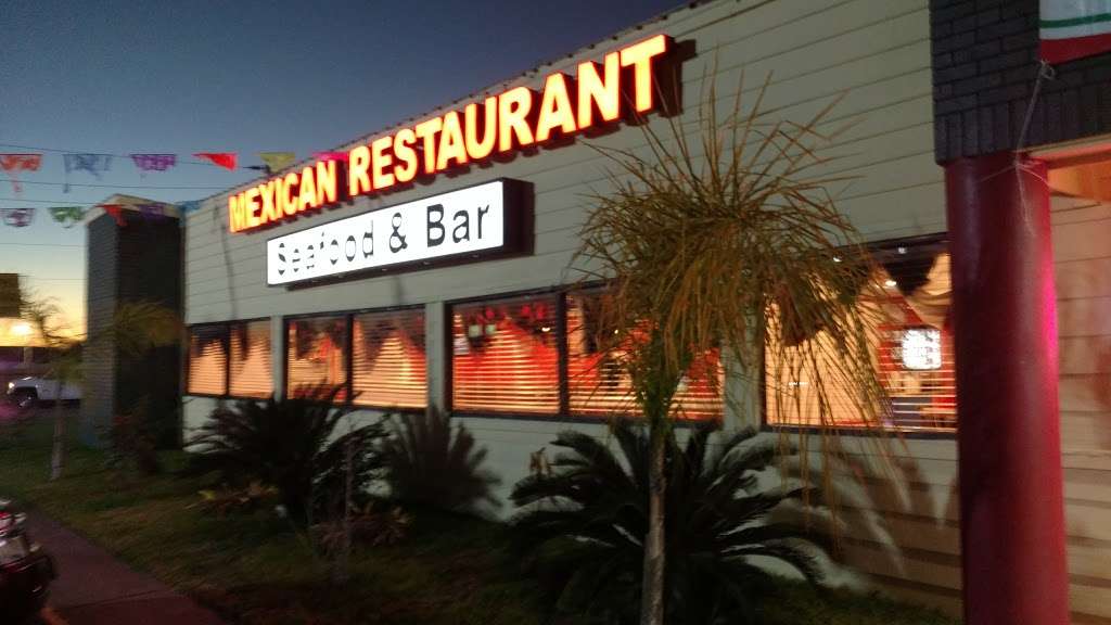 El Chinampa Mexican Restaurant | 17009 East Fwy, Channelview, TX 77530, USA | Phone: (281) 864-9751