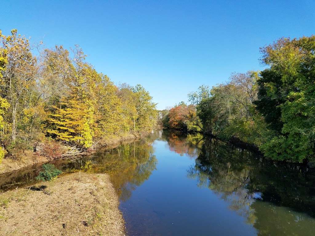 Blackstone River Bikeway Bike Path Parking | John Street Parking Area, John St, Lincoln, RI 02865, USA | Phone: (401) 222-6800