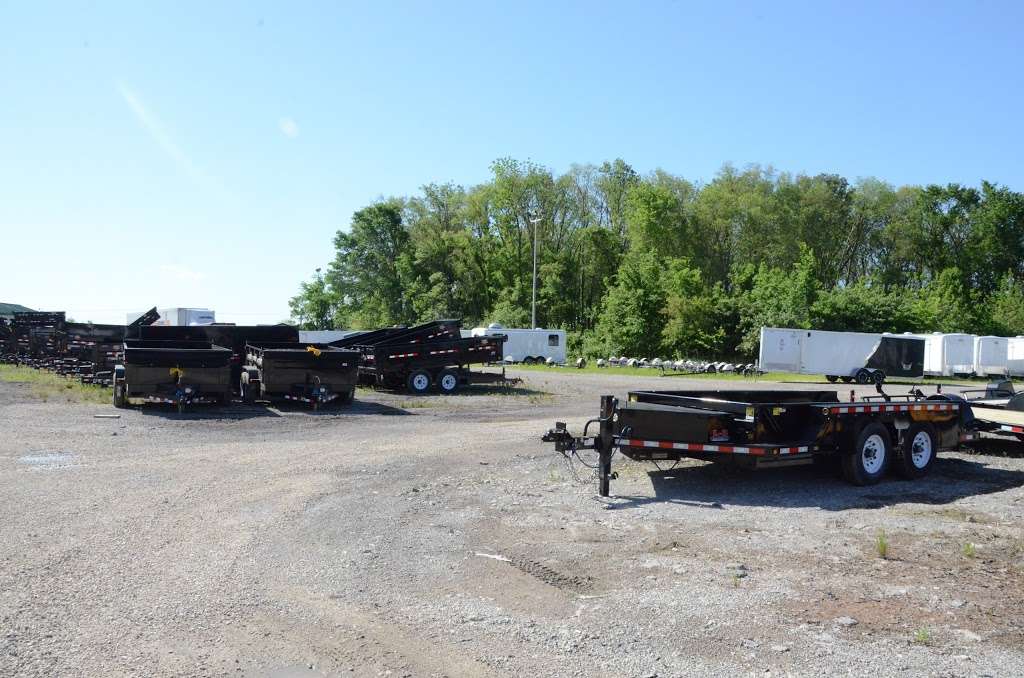 Gene Funks Morris Trailer Sales | 802 E US-6, Morris, IL 60450, USA | Phone: (815) 942-6688