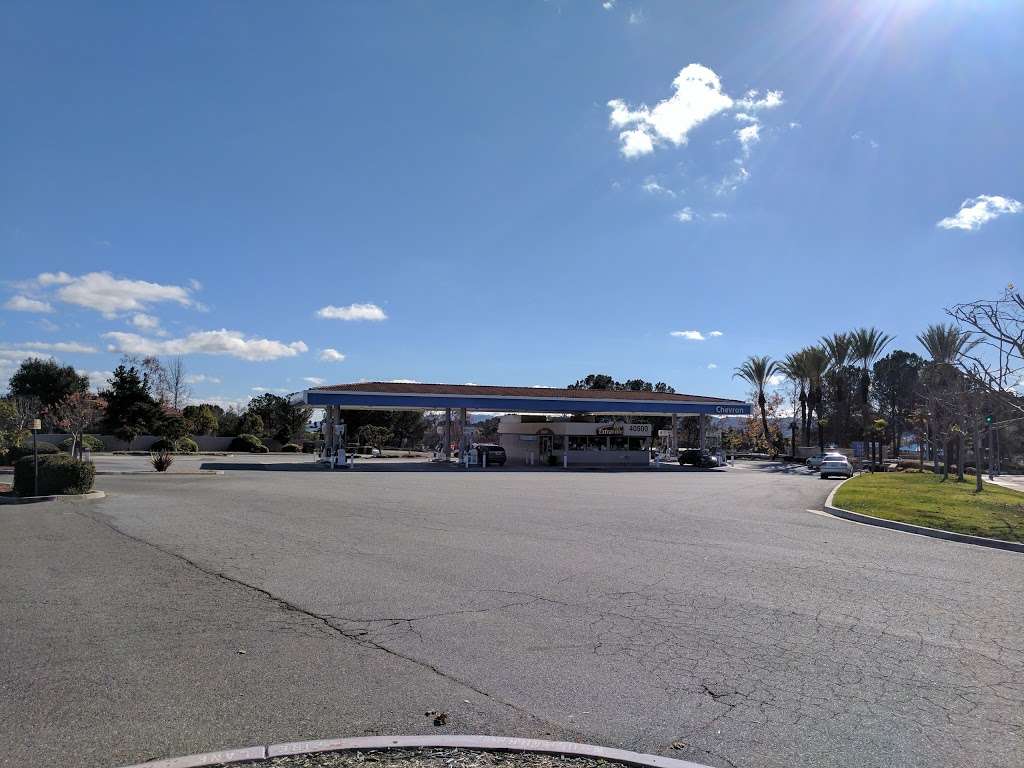 Chevron | 40500 California Oaks Rd, Murrieta, CA 92562, USA | Phone: (951) 696-9572