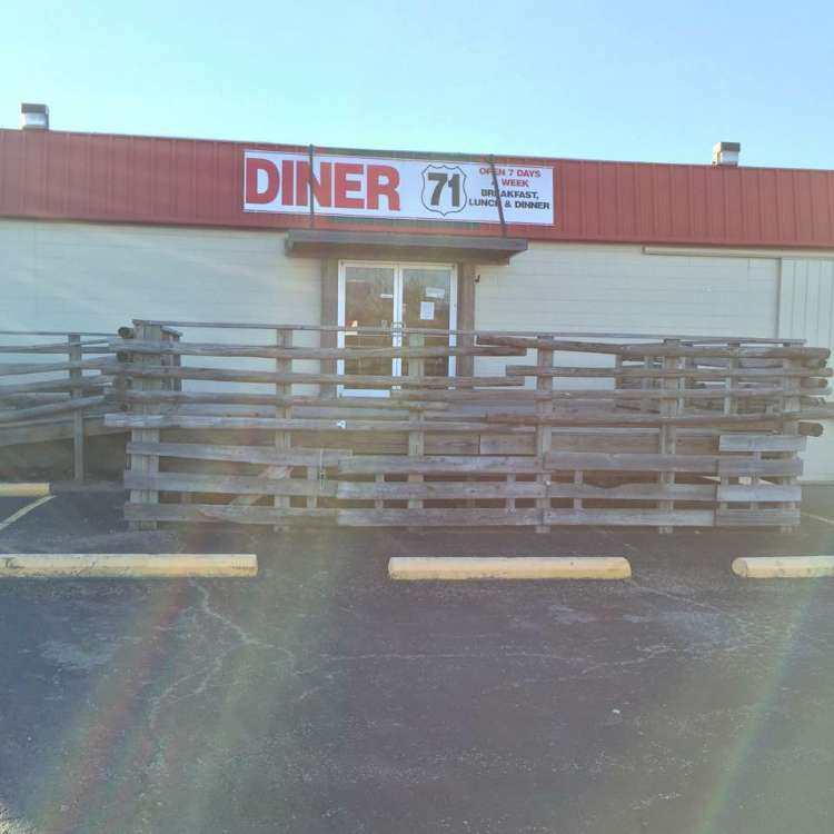 Diner 71 | 302 N., S US Hwy 71, Savannah, MO 64485, USA | Phone: (816) 324-0371