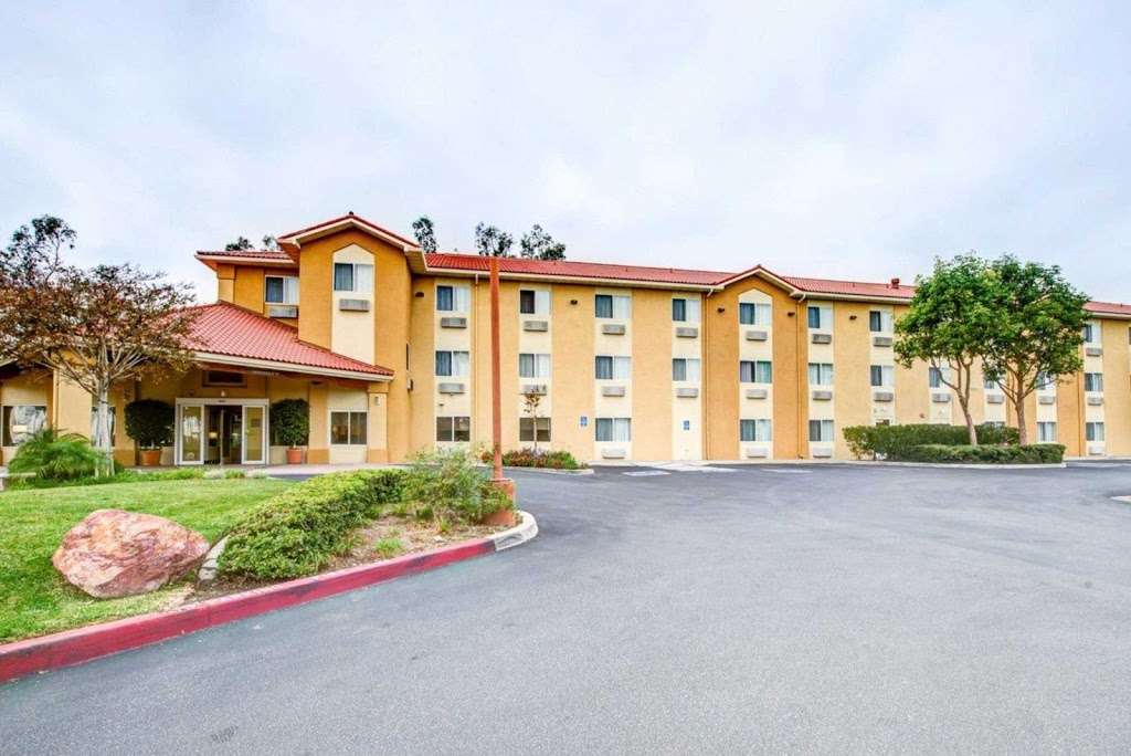 Comfort Inn Fontana | 13500 Baseline Ave, Fontana, CA 92336 | Phone: (909) 463-5900