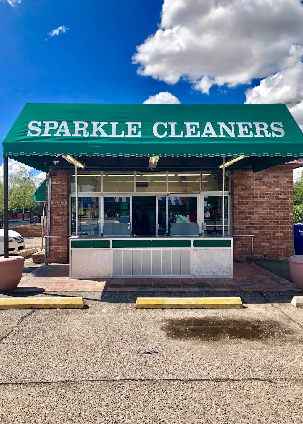 Sparkle Cleaners - Tucson Blvd | 2449 E 6th St, Tucson, AZ 85719, USA | Phone: (520) 323-8681