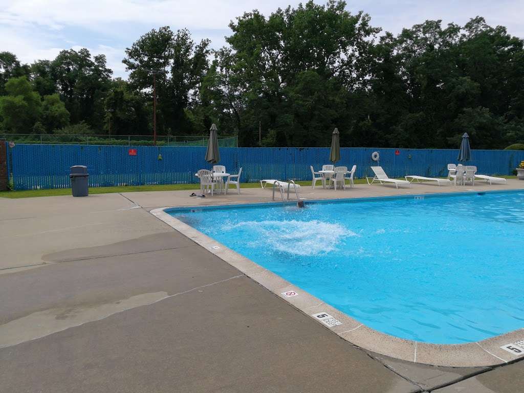 The Tides Motor Inn | 1 Bayville Ave, Locust Valley, NY 11560 | Phone: (516) 671-7070