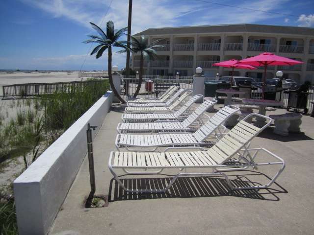 Apollo Resort Motel | 407 E St Paul Ave, Wildwood Crest, NJ 08260, USA | Phone: (609) 522-9300