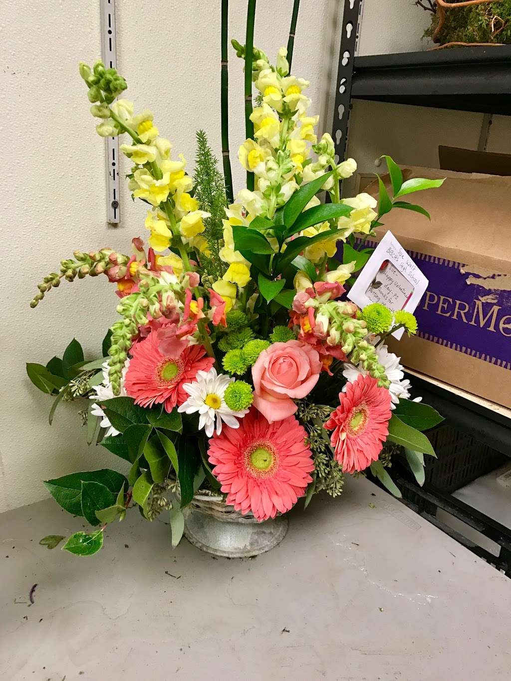 Creative Custom Flowers | 611 Larry Power Rd, Bourbonnais, IL 60914, USA | Phone: (815) 450-7479