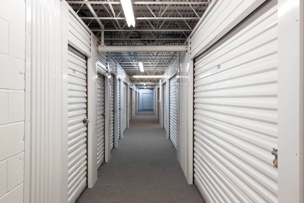 Public Storage | 150 W 81st St, Bloomington, MN 55420, USA | Phone: (952) 225-5591