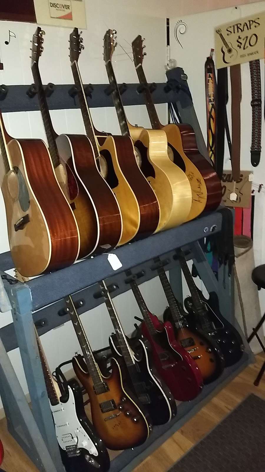 Young Custom Guitars | 19 Church Alley, Nuremberg, PA 18241 | Phone: (570) 384-2353