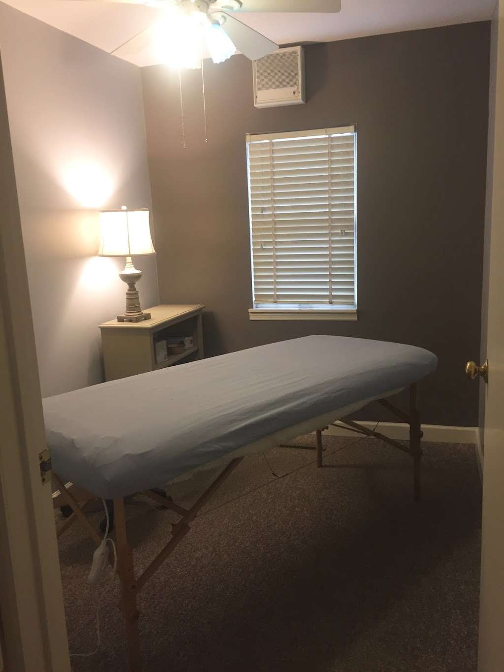 Elm Chiropractic | 475 Spring Rd, Elmhurst, IL 60126 | Phone: (630) 530-4744