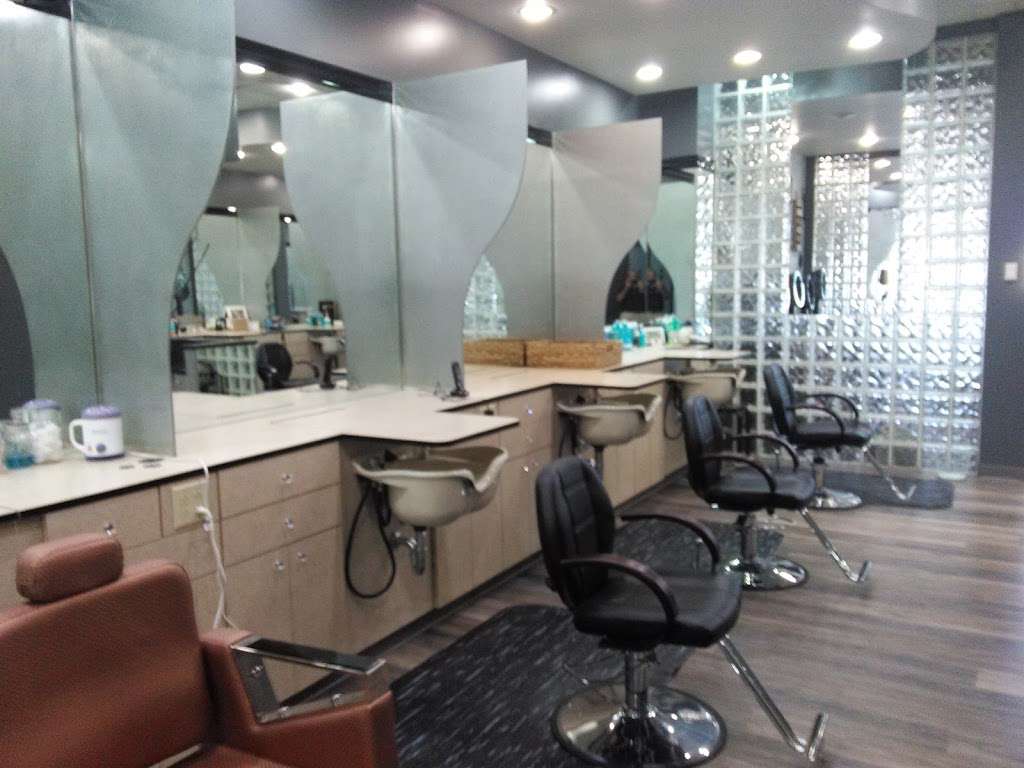 Tangled Up Salon | 7325 E 96th St, Indianapolis, IN 46250 | Phone: (317) 588-6813