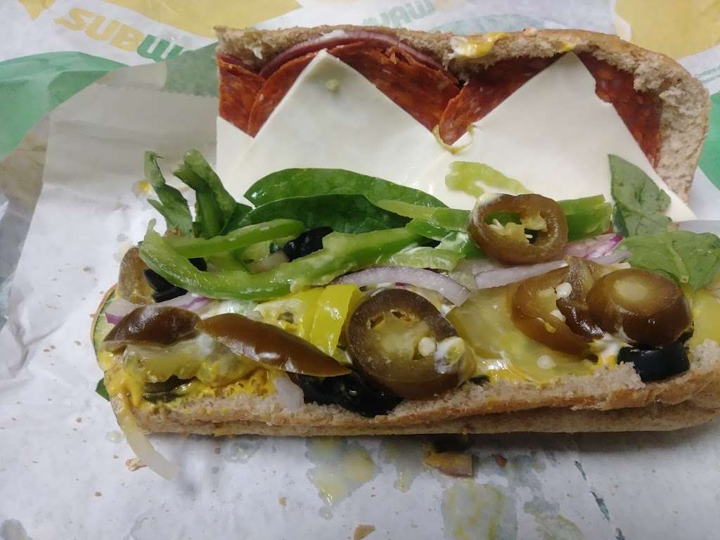 Subway | 14713 Rinaldi St, San Fernando, CA 91345 | Phone: (818) 898-9400