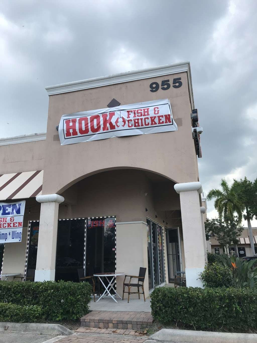Hook Fish & Chicken | 955 Sansburys Way STE 213, West Palm Beach, FL 33411, USA | Phone: (561) 249-0070
