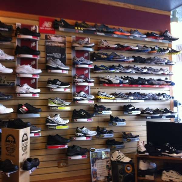 Golden Shoes - 12212 S Harlem Ave, Palos Heights, IL 60463, USA ...