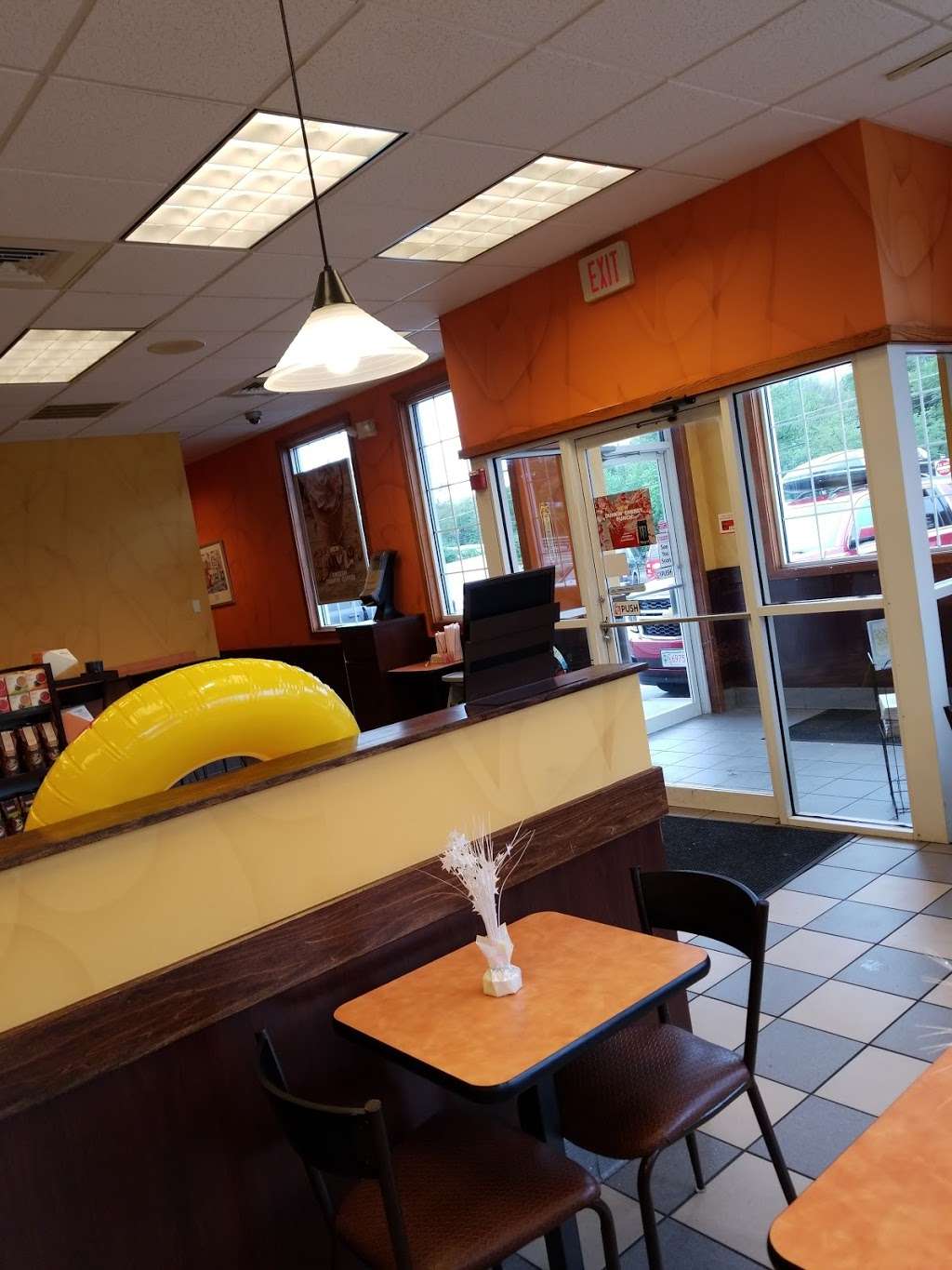 Dunkin | 1319 Eddie Dowling Hwy, Lincoln, RI 02865, USA | Phone: (401) 765-0800