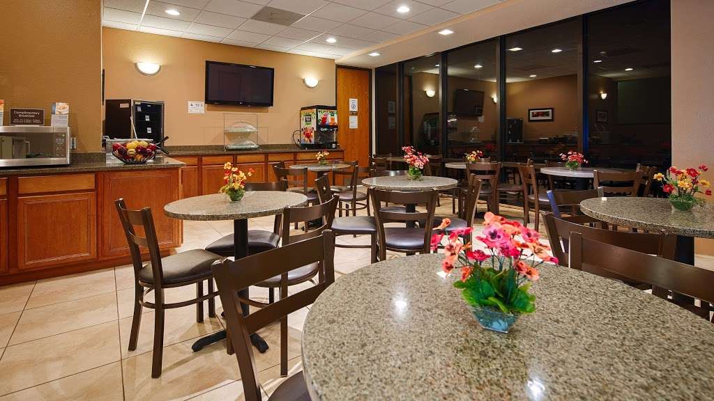 Best Western Sterling Hotel & Suites | 242 E Woodlawn Rd, Charlotte, NC 28217, USA | Phone: (704) 525-5454