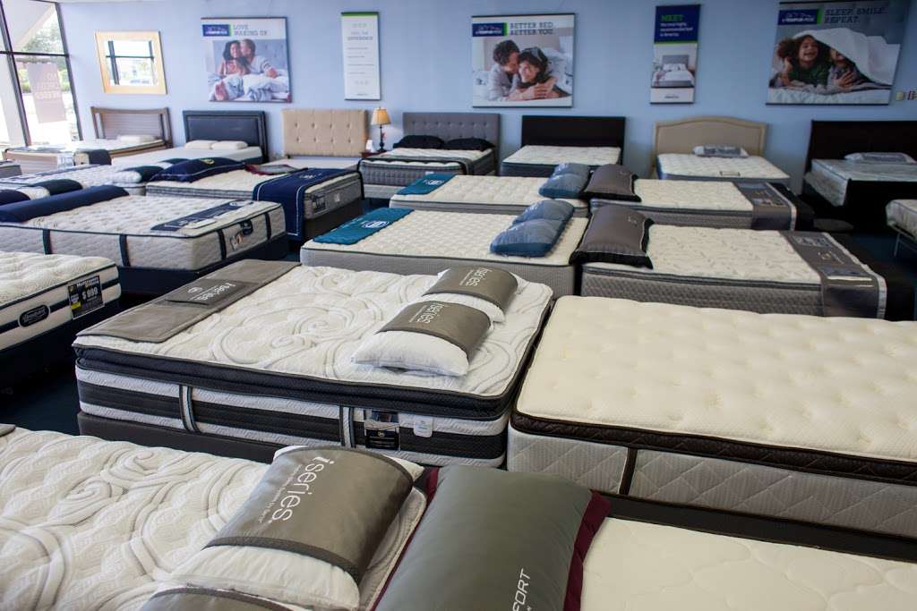 Mattresses and More - Pembroke Pines | 7825 Pines Blvd, Pembroke Pines, FL 33024, USA | Phone: (954) 843-0600