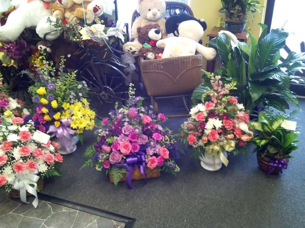 Miss Bee Haven Florist | 1302 Monmouth Rd, Mt Holly, NJ 08060, USA | Phone: (609) 261-2900