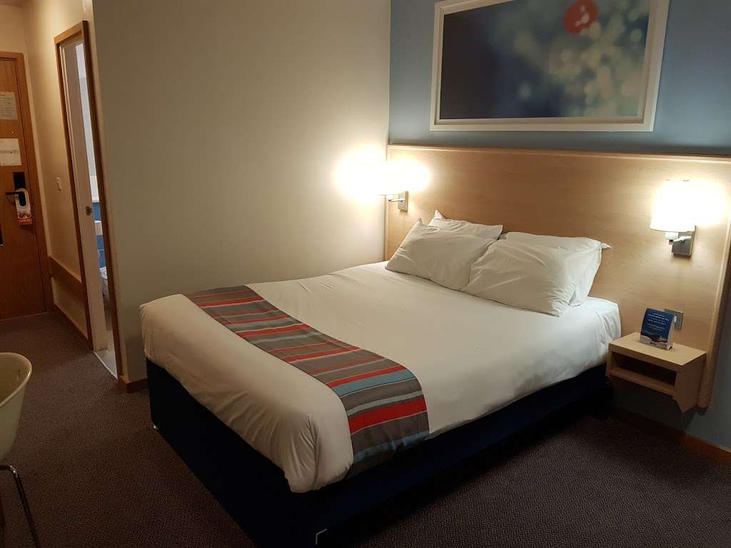 Travelodge Stansted Great Dunmow | Chelmsford Rd, Dunmow CM6 1LW, UK | Phone: 0871 984 6313