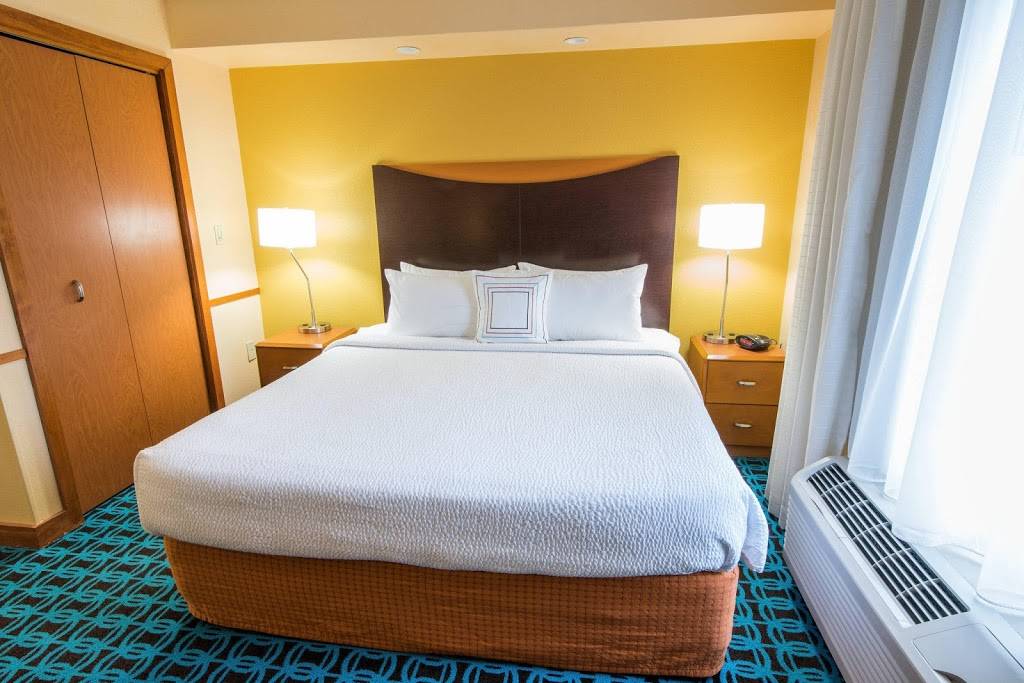 Fairfield Inn & Suites by Marriott Chesapeake | 1560 Crossways Blvd, Chesapeake, VA 23320, USA | Phone: (757) 420-1300