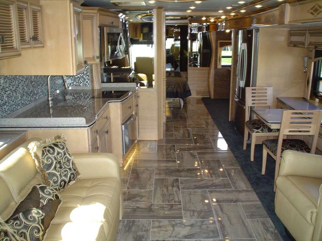 Mount Comfort RV | 5935 W 225 N, Greenfield, IN 46140 | Phone: (800) 899-6676