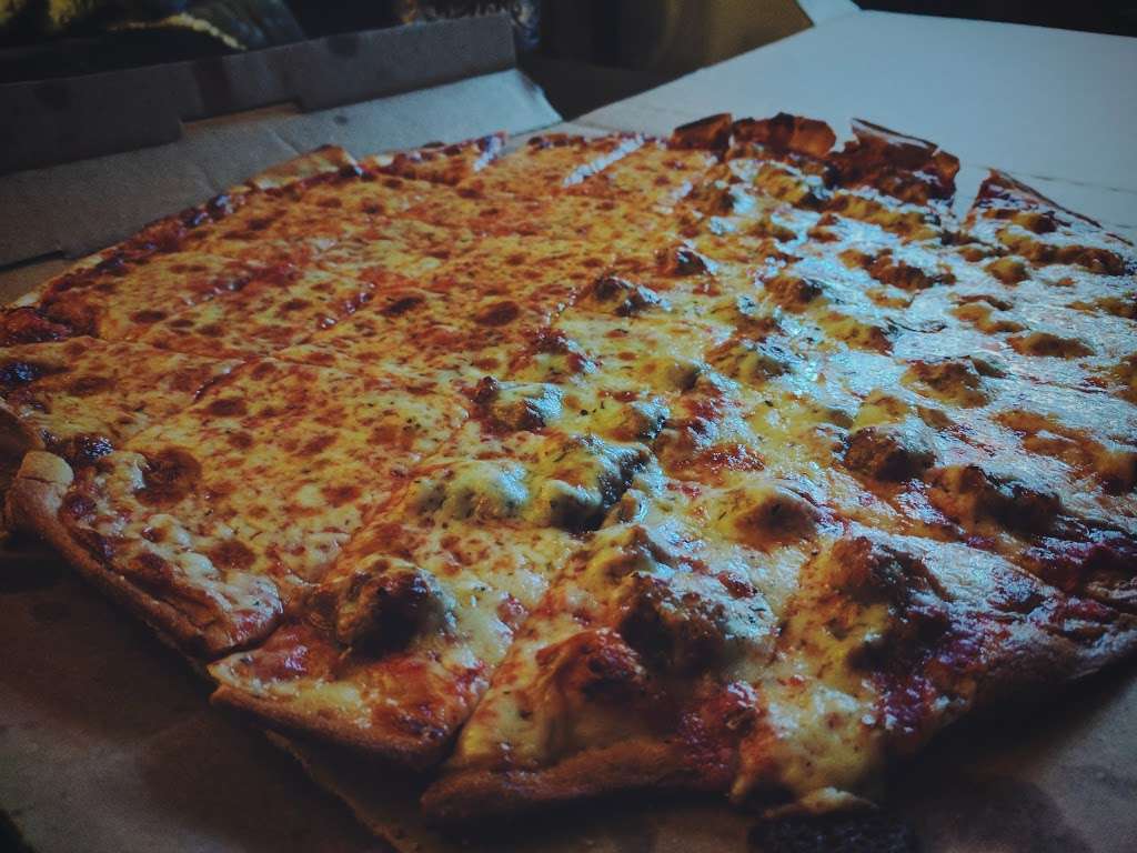 Macianos Pizza & Pastaria | 3091 Hwy 20 #114, Elgin, IL 60124, USA | Phone: (847) 697-1400