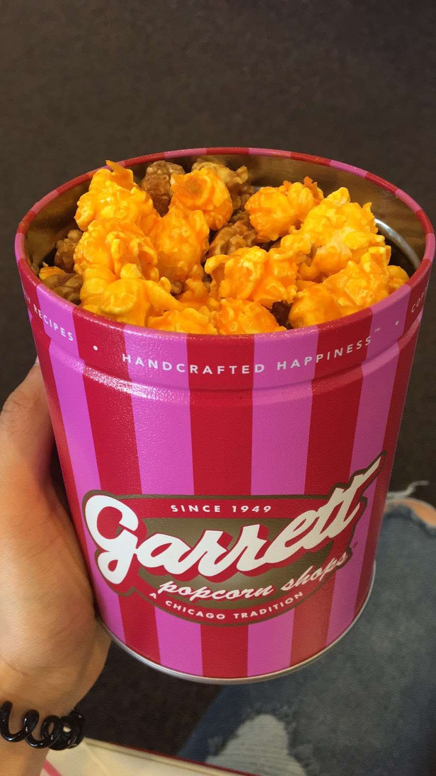 Garrett Popcorn Shops | OHare International Airport, 1 Upper Level, Terminal 3, Concourse H Gate H2, Chicago, IL 60666 | Phone: (888) 476-7267