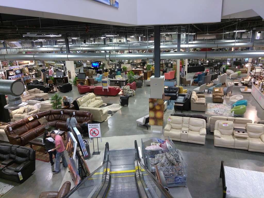 American Furniture Warehouse | 10550 Jake Jabs Blvd, Firestone, CO 80504 | Phone: (303) 684-2400