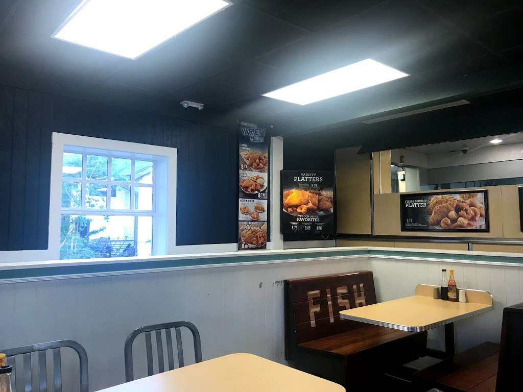 Long John Silvers | 6929 Harrisburg Blvd, Houston, TX 77011, USA | Phone: (281) 888-9589